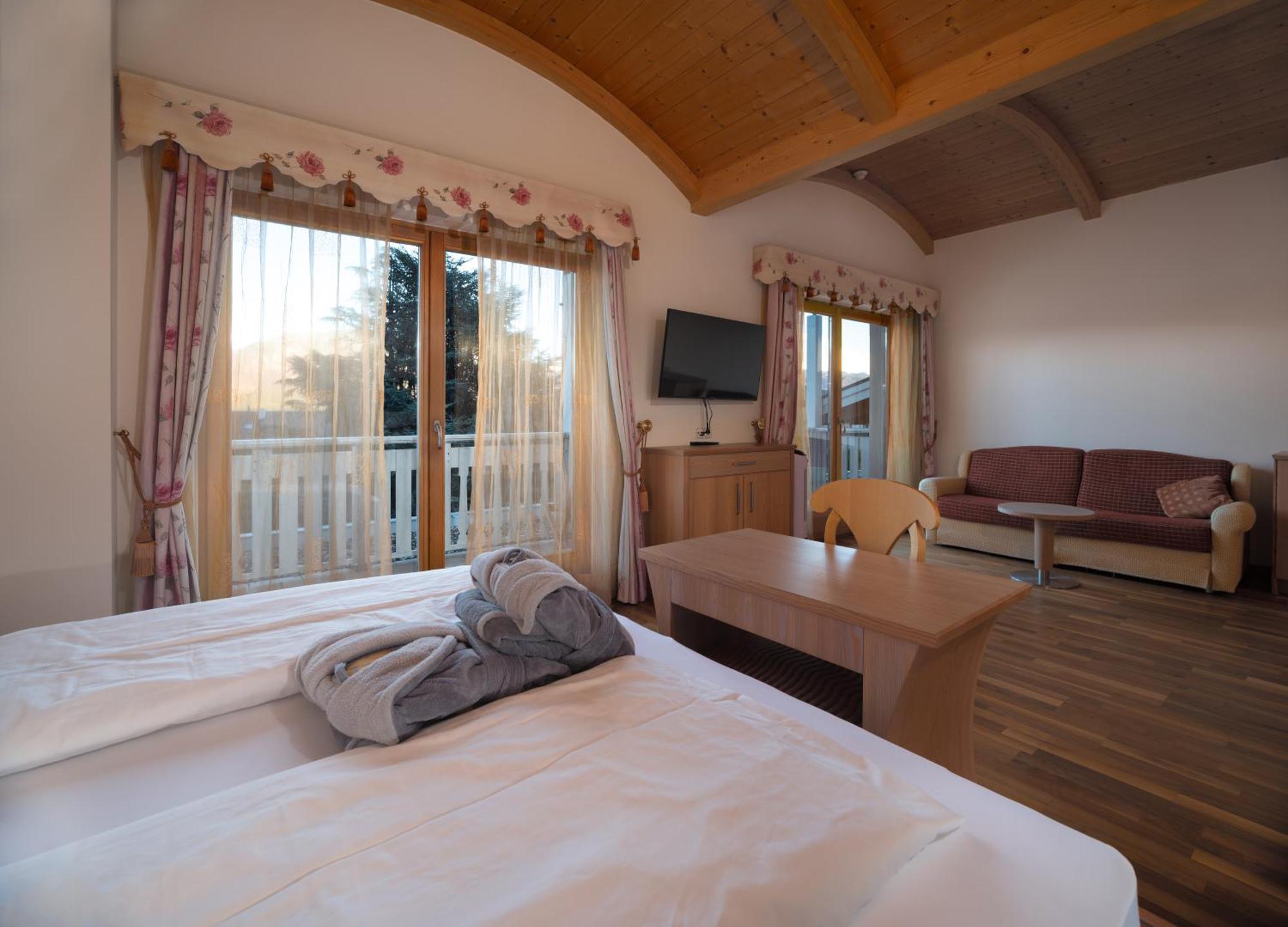 Hotel Weingarten Appiano Sulla Strada Del Vino Exterior photo